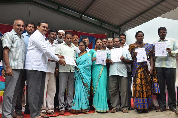 ಖಾಯಂ ನಿವಾಸಿಗಳಿಗೆ ಹಕ್ಕು ಪತ್ರ ವಿತರಿಸಲು ಶಾಸಕ ರಫೀಕ್ ಅಹ್ಮದ್ ಸೂಚನೆ